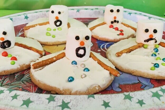 Gobble up a Melting Snowman Cookie!